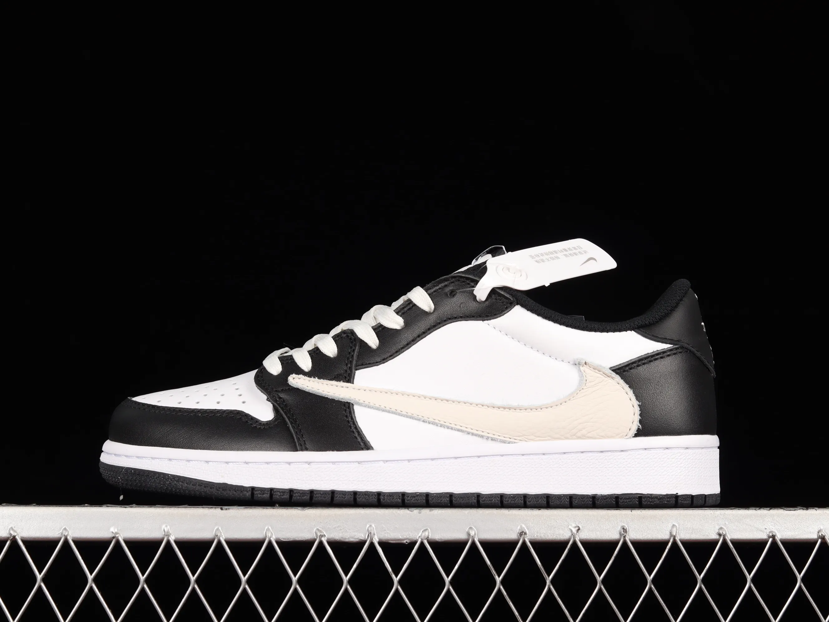 All categories Air Jordan Jordan series basketball shoes Air Jordan 1 Low Travis Scott x Air Jordan 1 Low OG AJ1 Joe 1 white and black barb joint casual sports basketball shoes DM7866-010